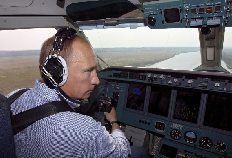Путин Владимир Владимирович летчик