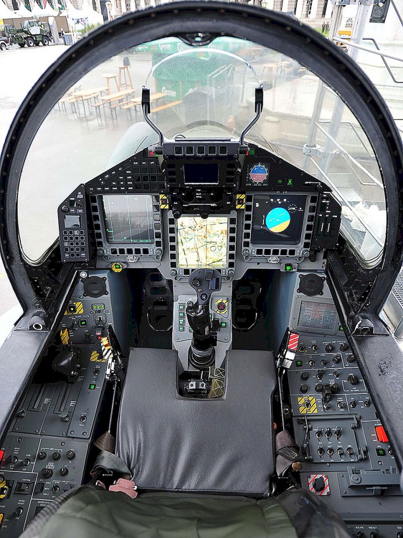 Eurofighter Typhoon кабина