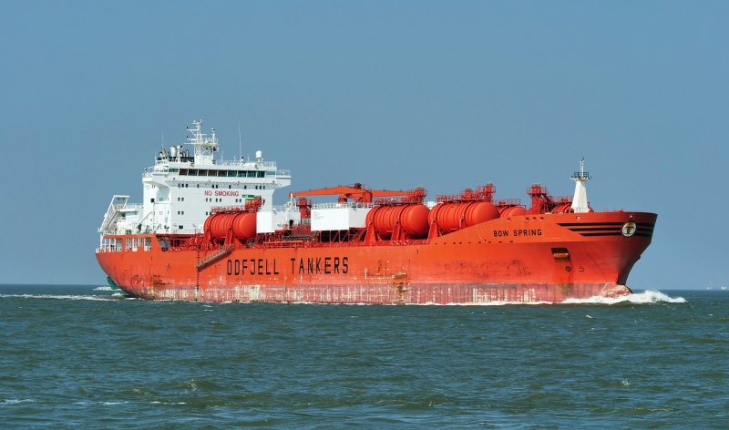 Морской нефтеналивной танкер