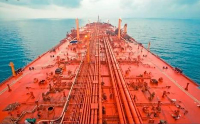 Танкер в Красном море