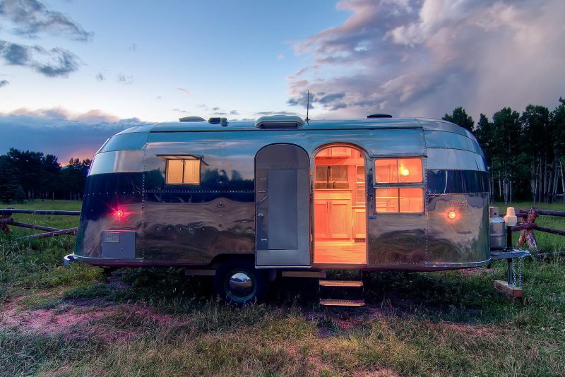 Жилой прицеп Airstream