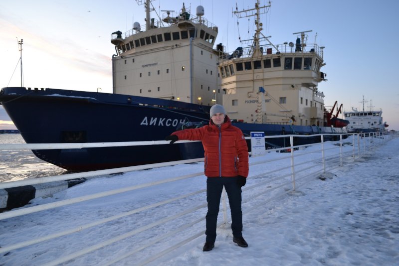 Ледокол Диксон Архангельск