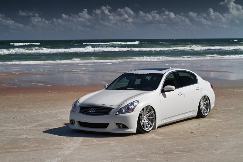Infiniti g37 White Tuning