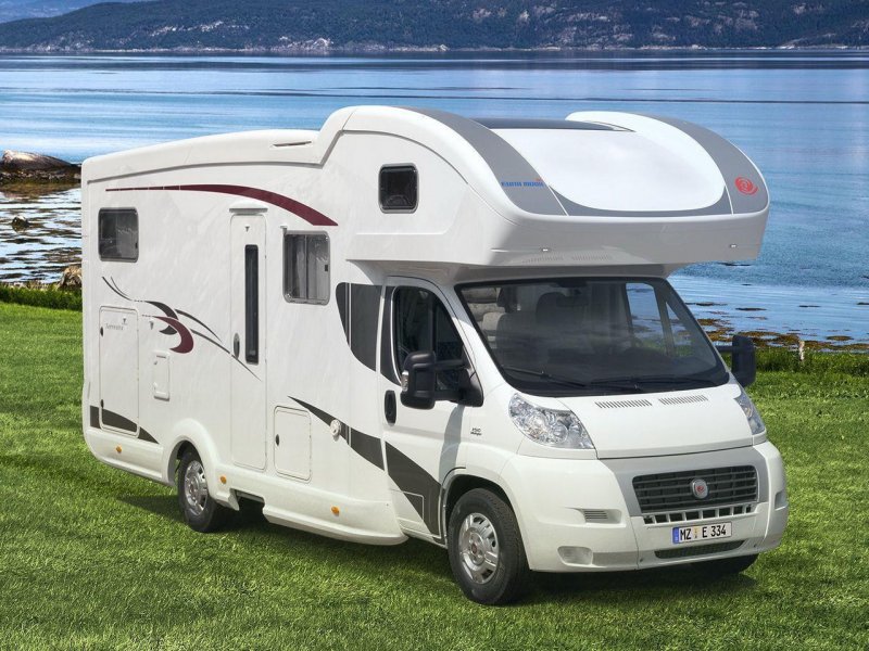 Hymer автодом в лесу