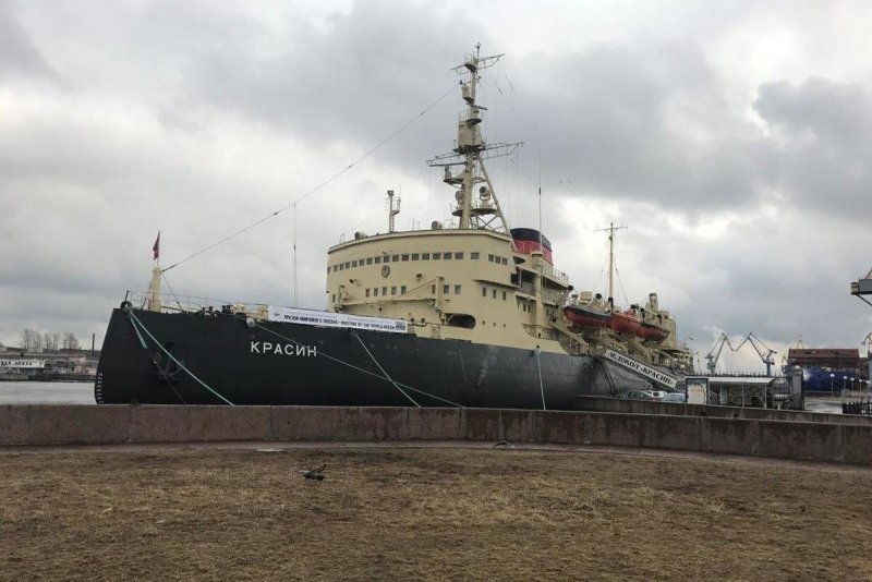 Ледокол Красин Святогор