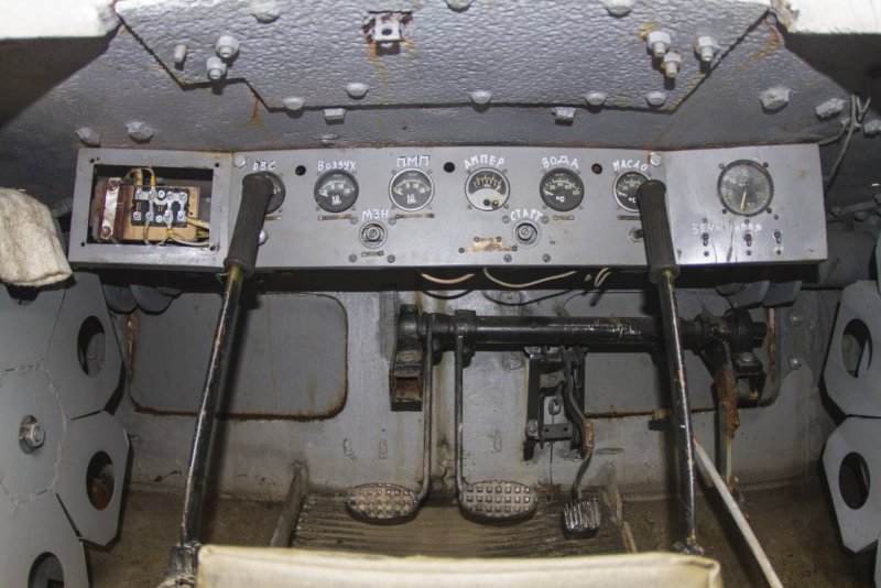 Кабина танка т-28