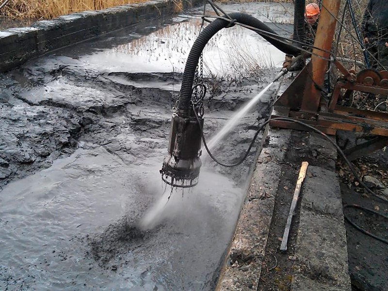 Насос для откачки со дна РВС нефтешлама