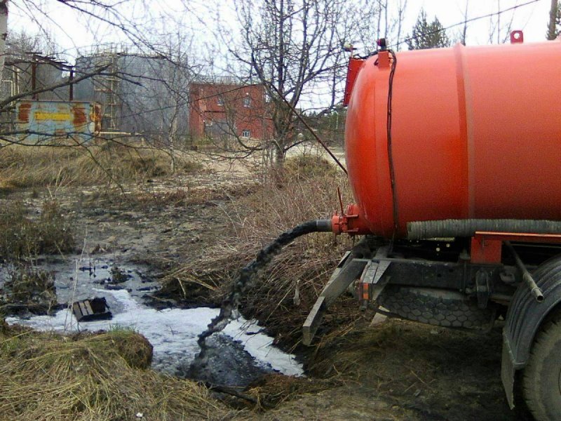 Ассенизатор слив отходов