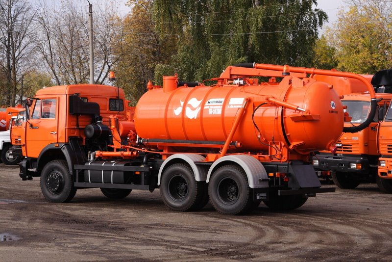 КАМАЗ 43118 ассенизатор