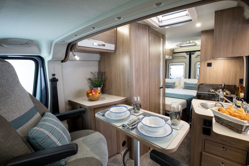 Караван Elddis Crown внутри
