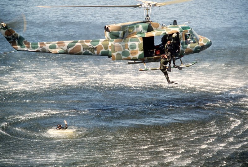 Вертолет со дна моря