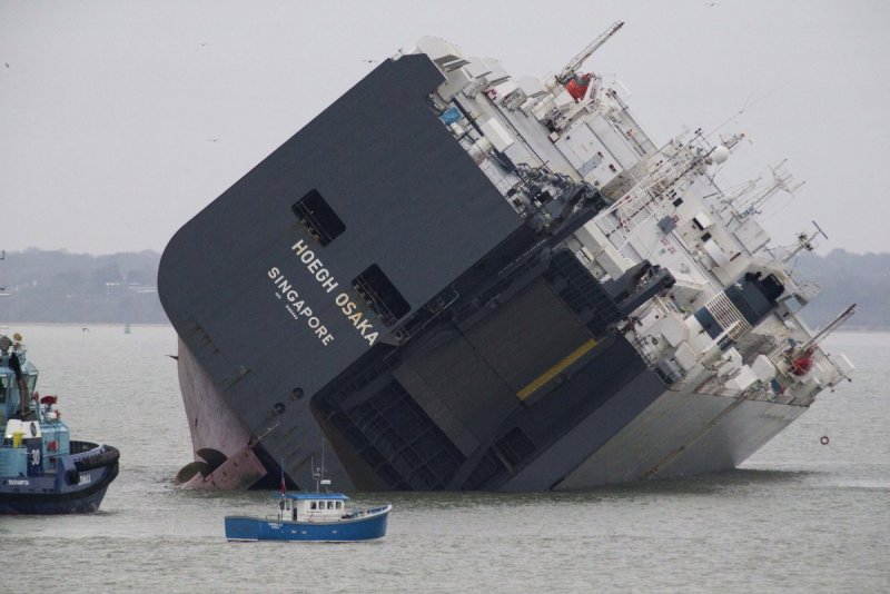 Сухогруз Hoegh Osaka