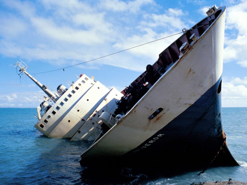 Кораблекрушение на море