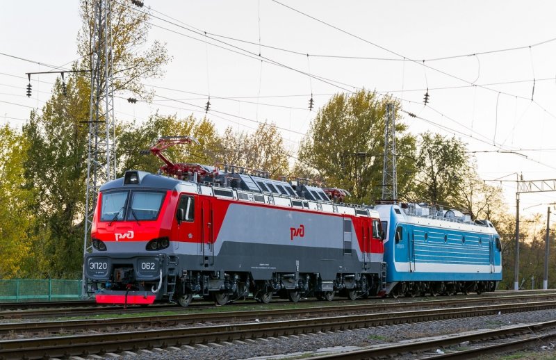 Пассажирский электровоз эп20
