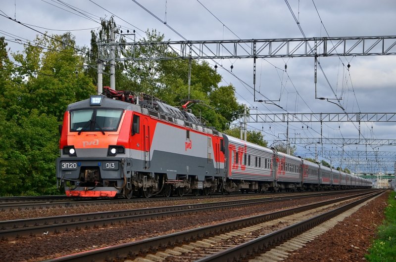 Пассажирский электровоз эп20