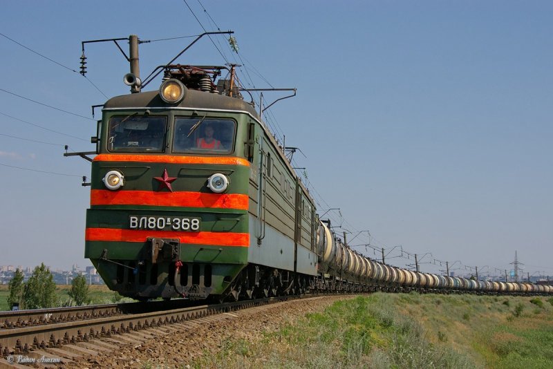 Новый электровоз 2эс5с