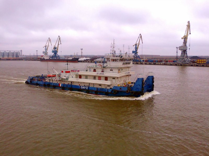 Буксир-толкач от-2438