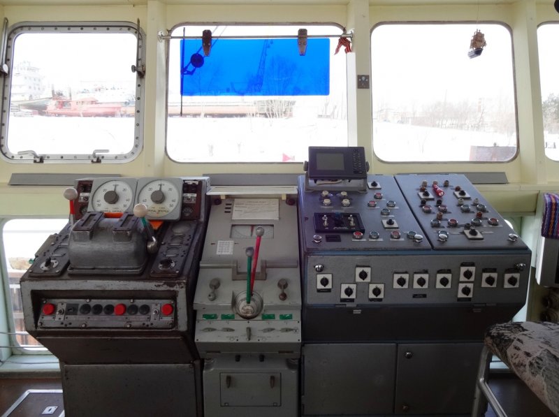 Теплоход толкач от-2400