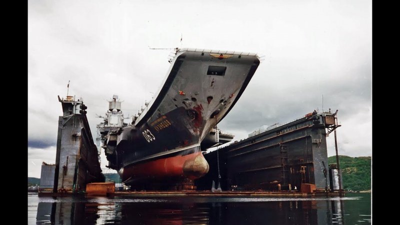 Плавучий док Пд 50 затонул в Мурманске