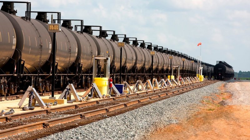 Поставка нефтепродуктов