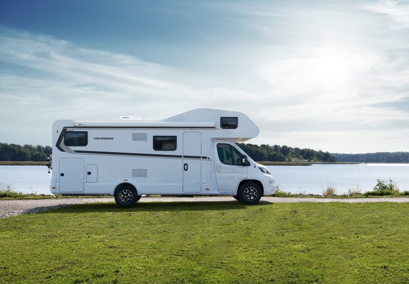 Прицеп кемпер Lotus Caravans