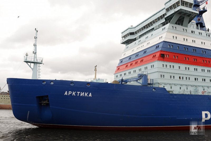 Водоизмещение ледокола Арктика