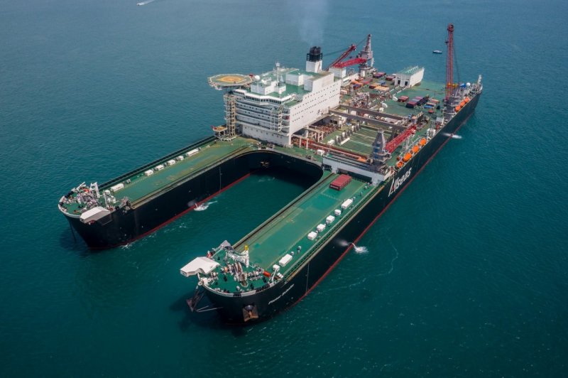 Судно-трубоукладчик pioneering Spirit