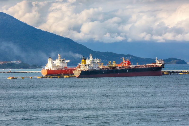 Танкер нефтяной Дальний Восток