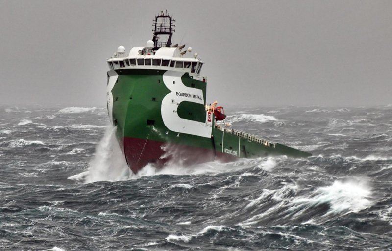 Суда с инверсным носом x-Bow