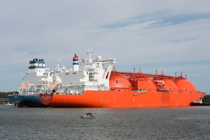 FSRU Hoegh giant