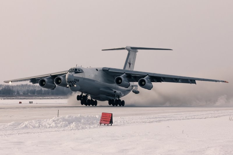 Ил-78 военно-транспортный самолёт