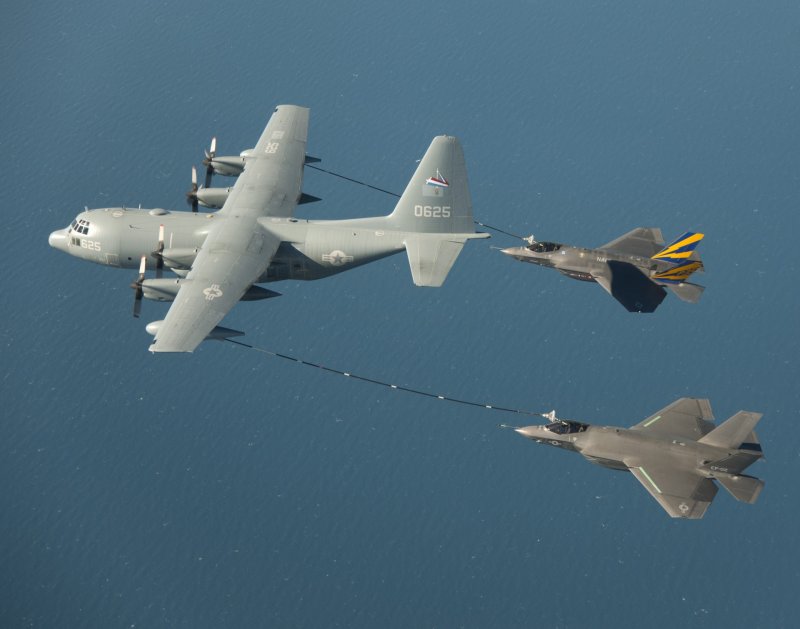 Заправщик Kc-130