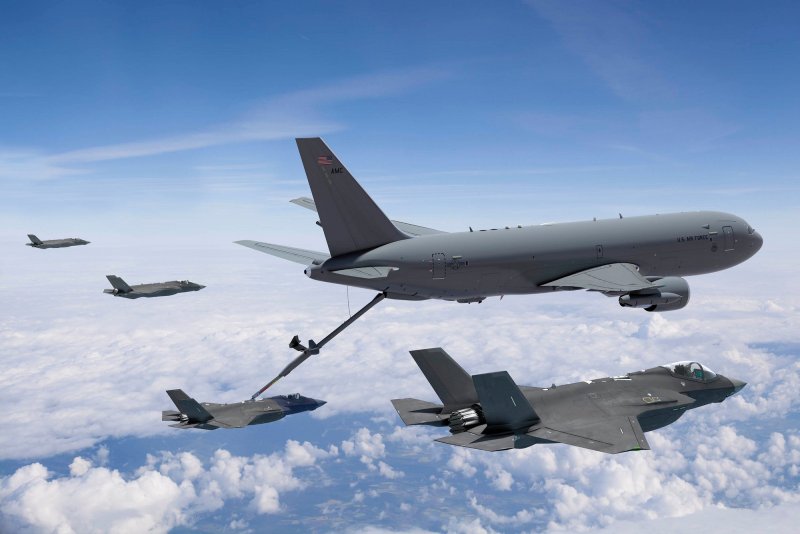 Заправщик Боинг Kc-46