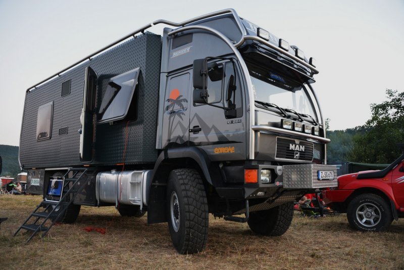 Toyota Land Cruiser 79 автодом