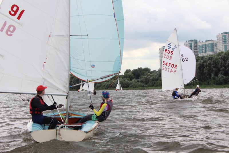 Парусный спорт яхта оптимист