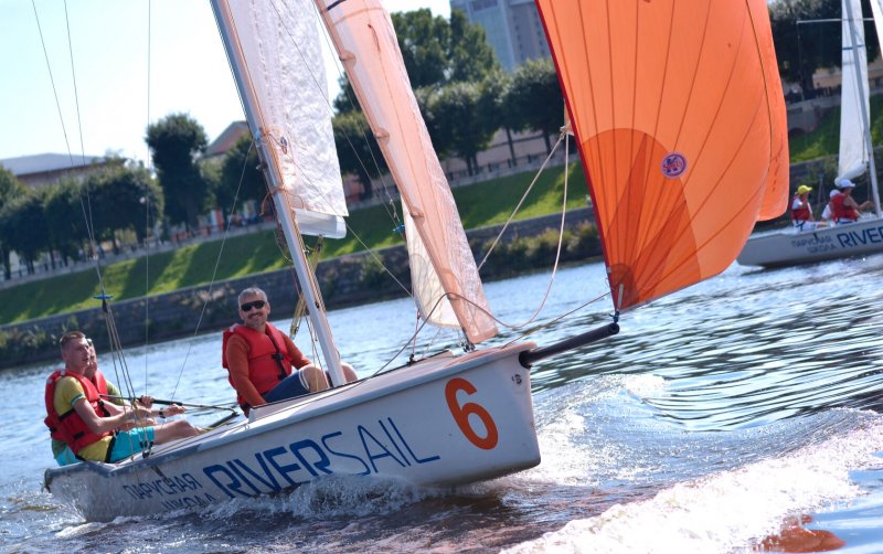 Парусная яхта парусный спорт