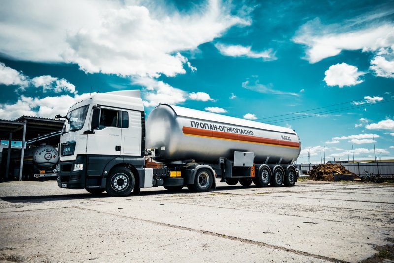 Газовоз Hino 500