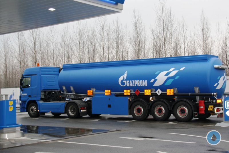 КАМАЗ Газпромнефть топливозаправщик