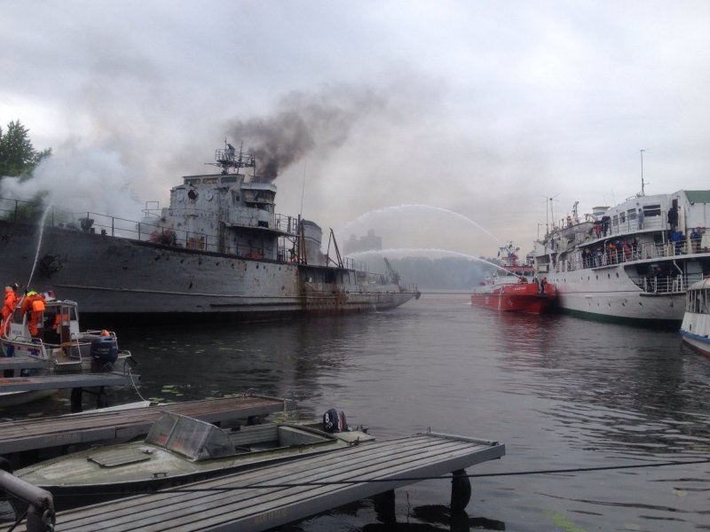 Цулая пожарный корабль Ростов на Дону