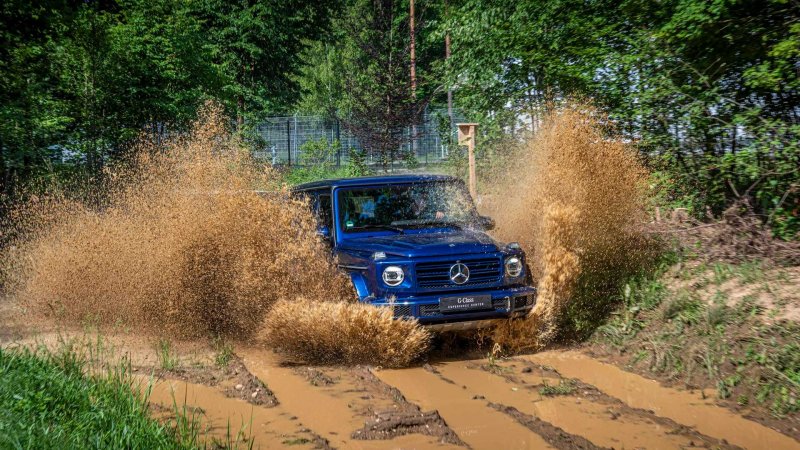 Mercedes g class w464