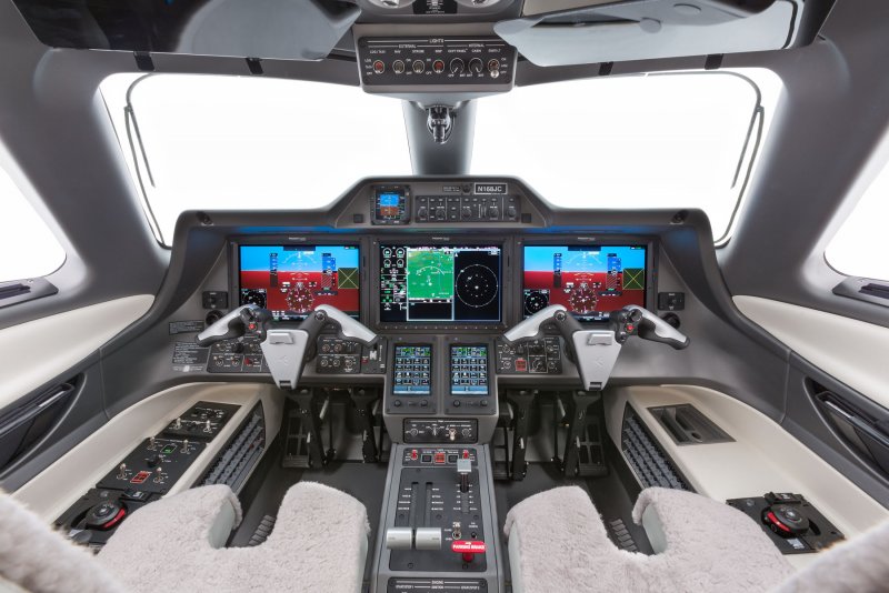 Cessna 172s салон