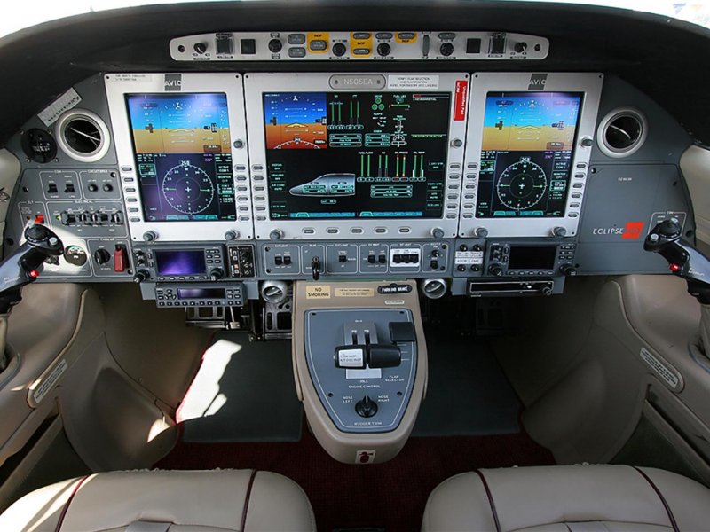 Eclipse 500 салон