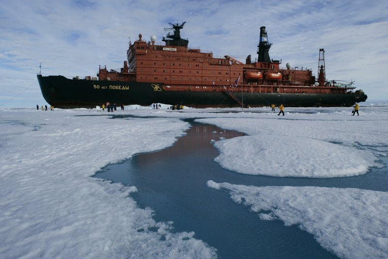 Корабль ледокол Севморпуть