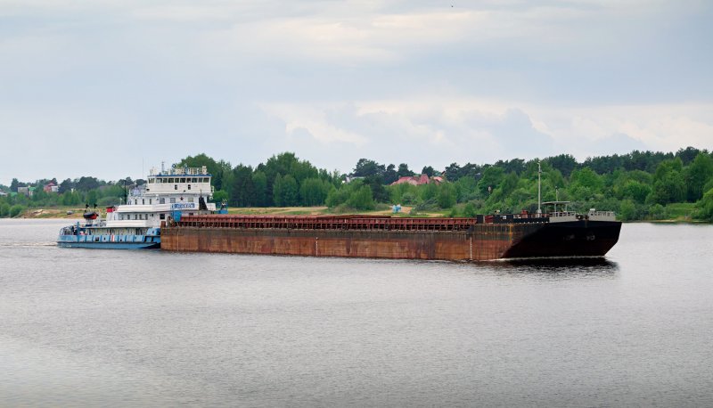 Толкач механик Ивлев теплоход