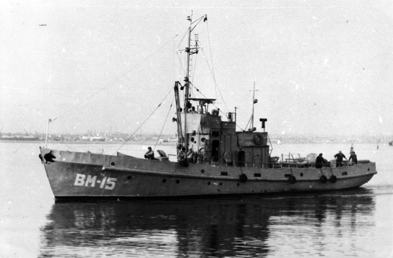 ВМ 129 водолазный бот