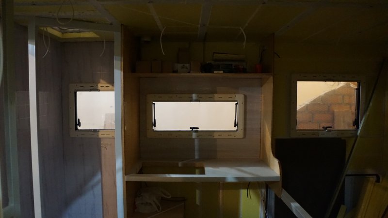 Lance 825 Truck Camper