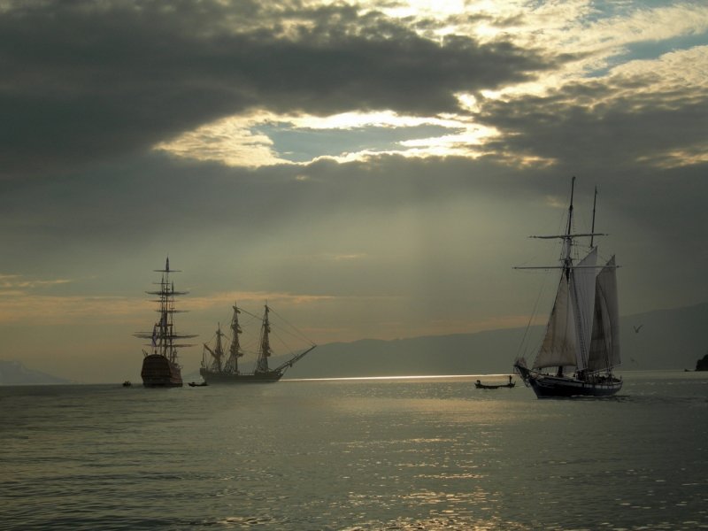 Корабль в море