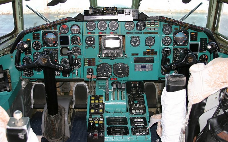 Ту 154 кабина пилотов