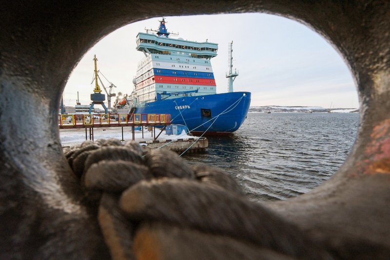 Ледокол контейнеровоз Норильский никель