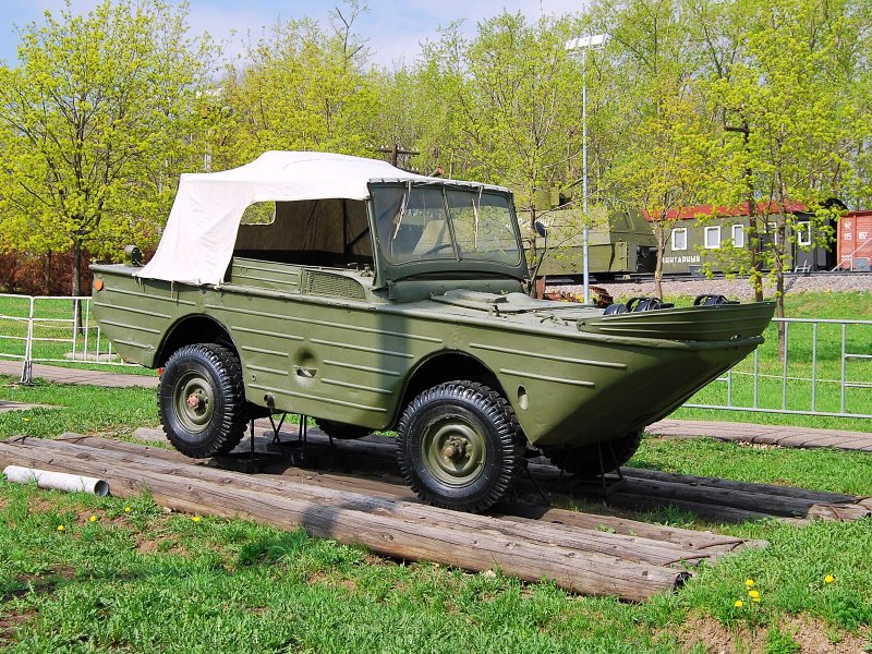 ГАЗ 46 мав амфибия